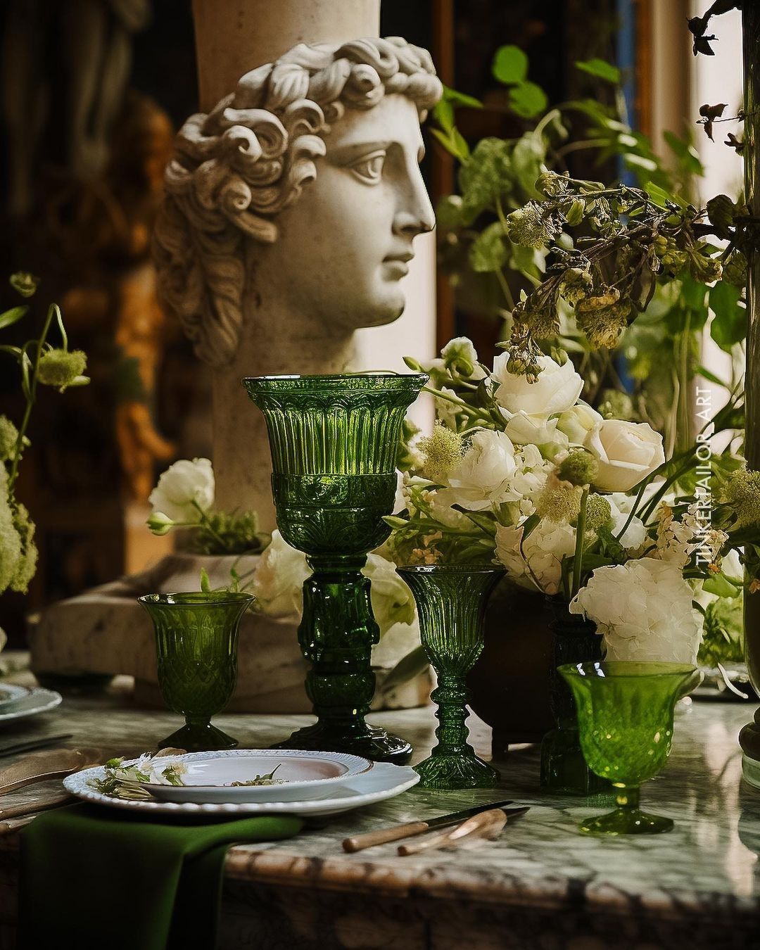 🇮🇹 Toga & Tonics - Round 12 Seater Table